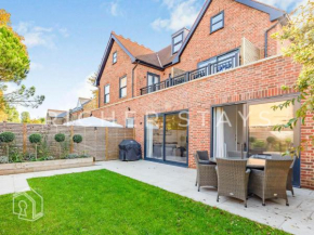 Exquisite 2-Bedroom Apartment, Parking and Garden, Ealing